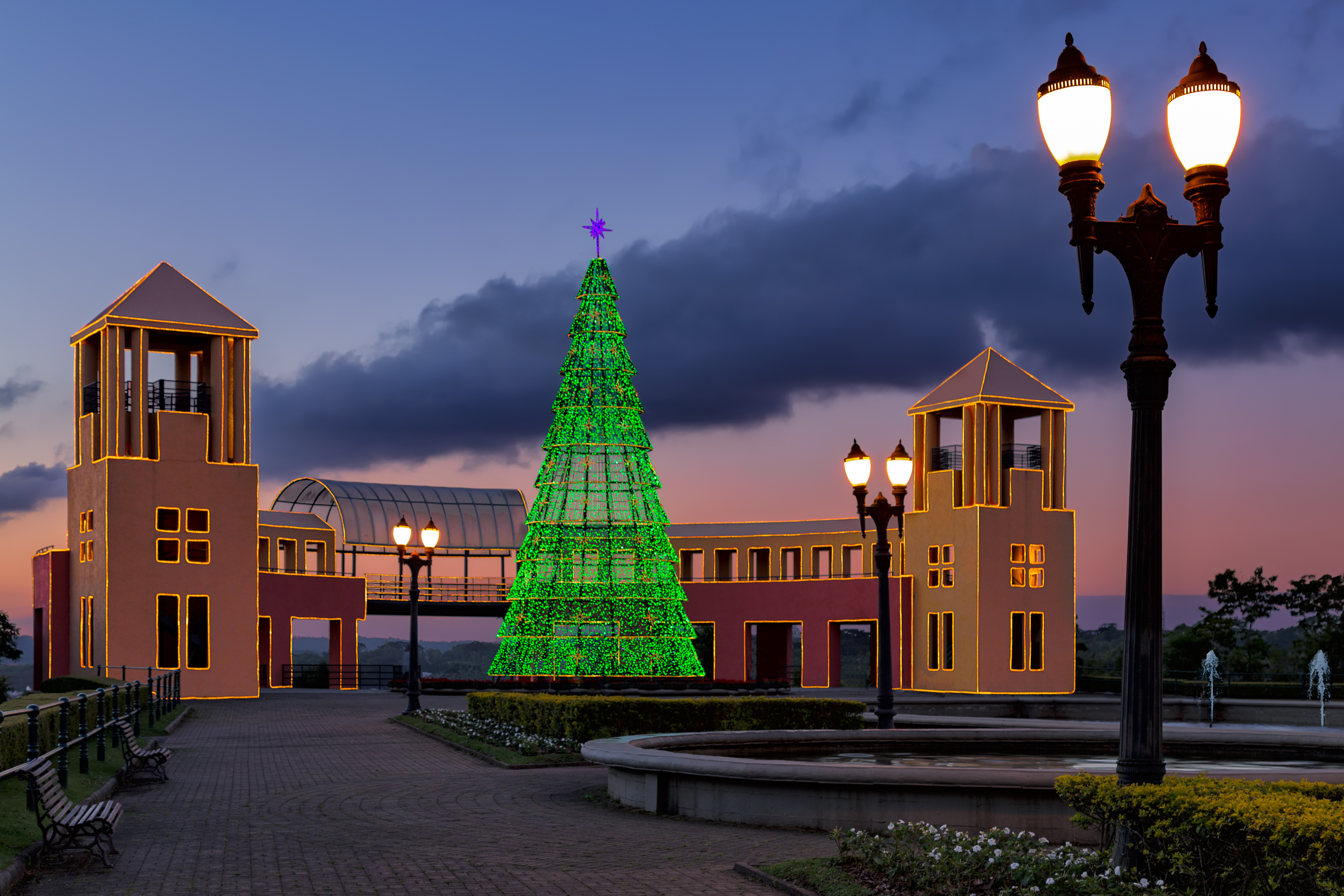 Os 7 melhores lugares para passar o Natal no Brasil: clima acolhedor, luzes e experiências únicas